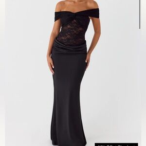 Elegant Black Off-Shoulder Lace Dress
